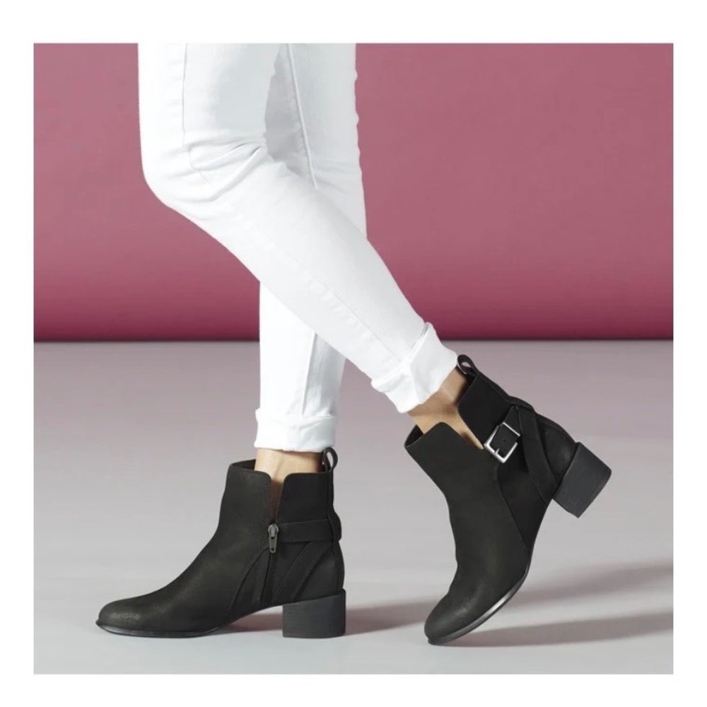 Vionic‎ Sienna Bootie Black -Buckle Detail -Ankle Boots Women's Size 7
